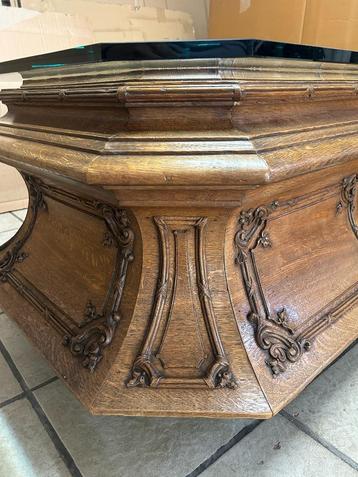 Antieke Luikse salontafel of bijzettafel  beschikbaar voor biedingen