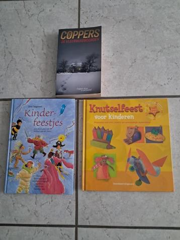 knutselboeken en Toni Coppers, 1 lot van 3 boeken beschikbaar voor biedingen