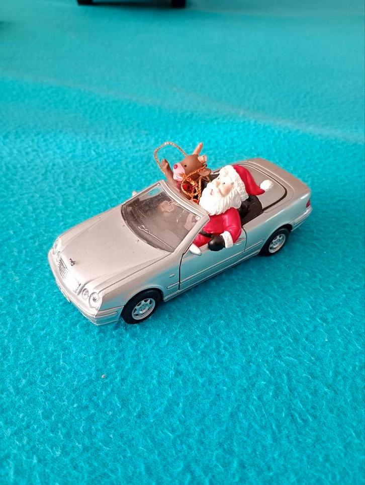 Mercedes cabrio, Hobby en Vrije tijd, Modelauto's | 1:43, Zo goed als nieuw, Ophalen of Verzenden