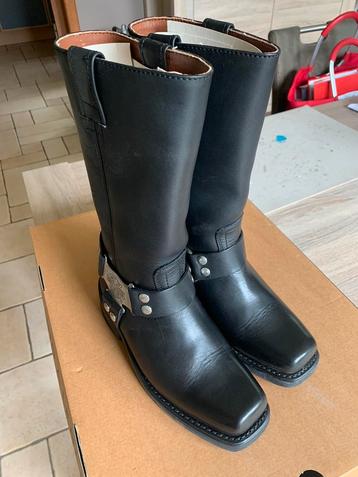 Bottes Harley Davidson pour femme.  disponible aux enchères