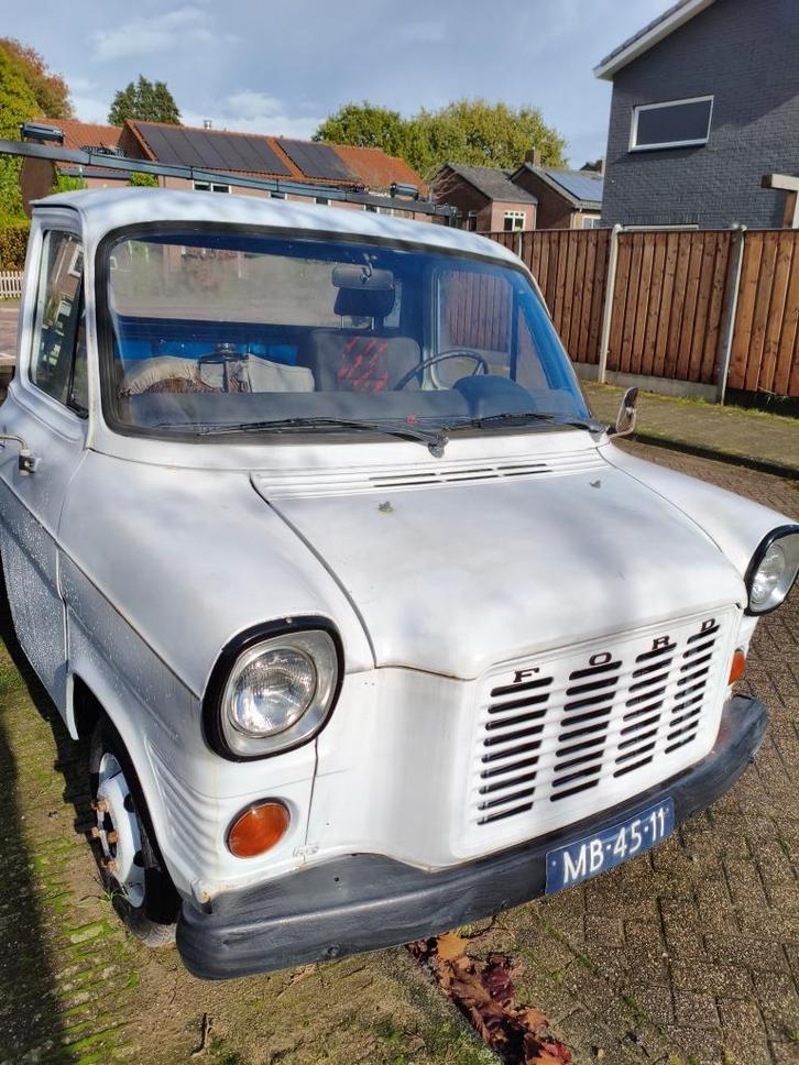 Ford Transit Oprijwagen 1974, Auto's, Bestelwagens en Lichte vracht, Particulier, Radio, Trekhaak, Ford, Diesel, 2 deurs, Handgeschakeld