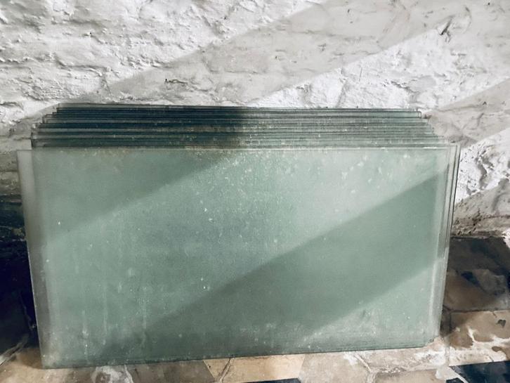 5eur/pc - Faire offre *** vitres épaisses verres étagère, Huis en Inrichting, Kasten | Stellingkasten, Gebruikt, Ophalen