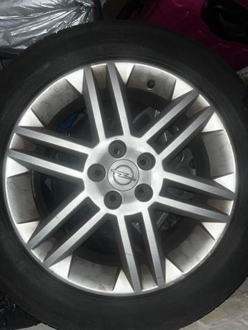 Opel Banden/velgen 225/50/R 17 Radial beschikbaar voor biedingen