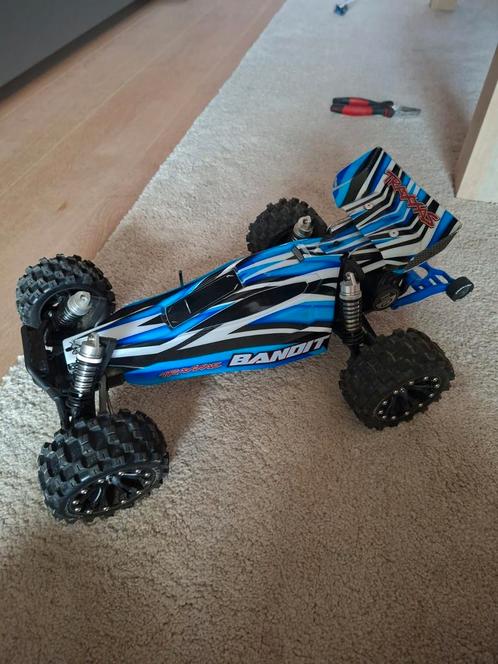 Traxxas bandit (upgraded) met originele doos, Hobby en Vrije tijd, Modelbouw | Radiografisch | Auto's, Zo goed als nieuw, Auto offroad