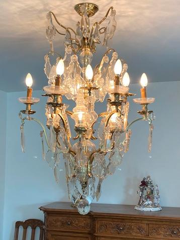 Lustre en cristal ancien, Enlèvement