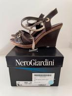 Mooie donkerbruine sandalen, Bruin, Zo goed als nieuw, Sandalen of Muiltjes, Ophalen of Verzenden