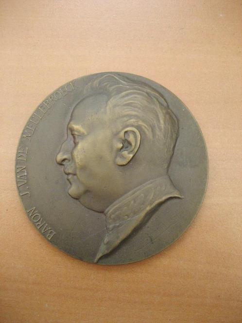 médaille baron joseph van de Meulebroeck, ancien bourgmestre, Timbres & Monnaies, Pièces & Médailles, Bronze, Envoi