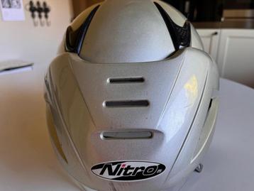 Motorhelm beschikbaar voor biedingen