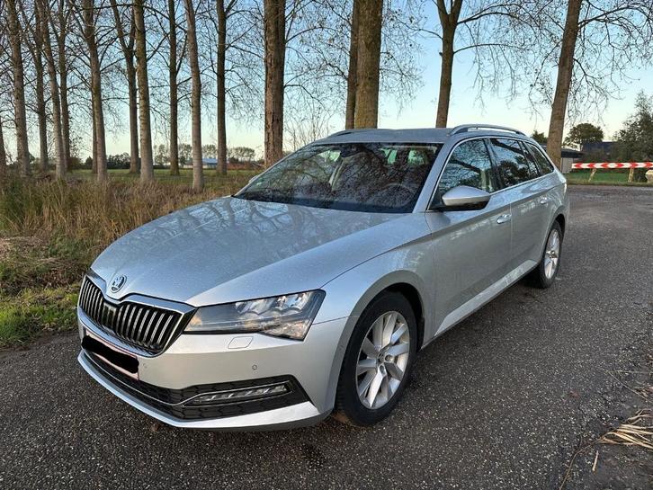 Skoda Superb Combi 1.6 TDI /2020/137500km, Auto's, Skoda, Particulier, Superb, Achteruitrijcamera, Adaptieve lichten, Airbags