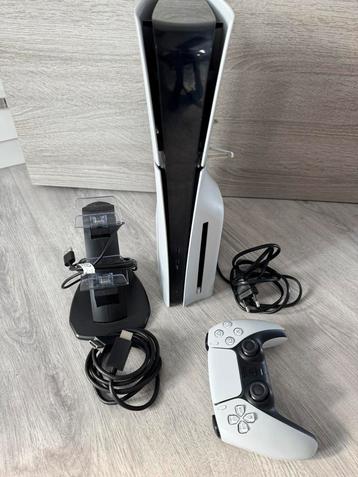 Ps5 slim disk versie 1TB + oplaadstation, Enlèvement, Comme neuf, Playstation 5