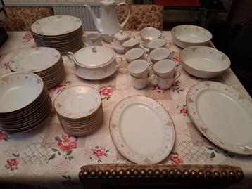 Servies Noritake highclere 12 pers. beschikbaar voor biedingen