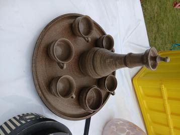 Jeneverset in keramiek beschikbaar voor biedingen