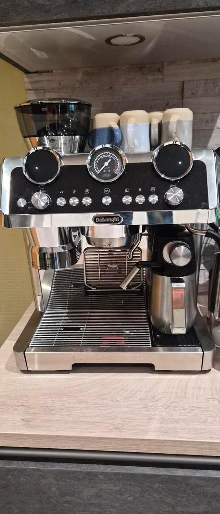 Delonghi La Specialista Maestro – Cold Brew, Electroménager, Cafetières, Comme neuf, Café en grains, Machine à espresso, Réservoir d'eau amovible