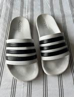 Adidas slippers, Kleding | Heren, Schoenen, Slippers, Ophalen of Verzenden, Wit, Zo goed als nieuw