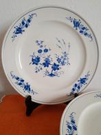 Boch Keramis, 2 assiettes plates ∅24 'Grand Bouquet', Antiek en Kunst, Ophalen