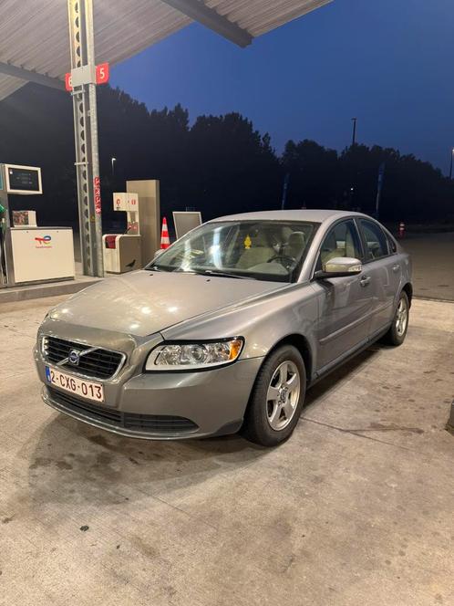 Volvo s40, Auto's, Volvo, Particulier, S40, Diesel, Euro 5, Berline, 5 deurs, Handgeschakeld, Zilver of Grijs, Beige, Stof, Voorwielaandrijving