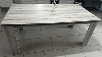 Table salle à manger moderne  beschikbaar voor biedingen
