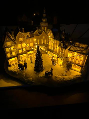 Kerst standbeeld met belichting beschikbaar voor biedingen