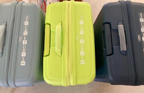 Nieuwe koffers(niet gebruikt) American Tourister FastForward, Handtassen en Accessoires, Koffers, Nieuw, Hard kunststof, 70 cm of meer