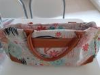 Kleurrijke weekendtas met bijhorende toilettas, Ophalen, Nieuw, Rood