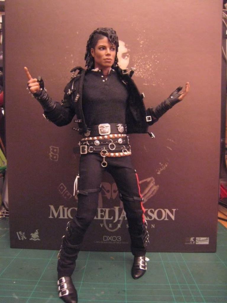 Hot Toys Michael Jackson Bad Version (DX03) Figurine, Collections, Statues & Figurines, Neuf, Humain, Enlèvement ou Envoi
