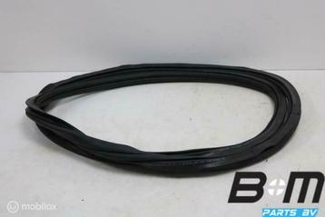 Portierrubber rechtsachter VW Golf 7 5drs 5G6867914B beschikbaar voor biedingen