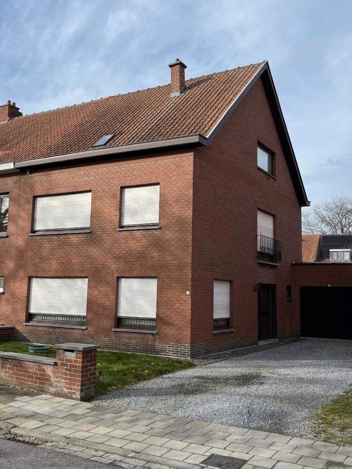 Ruime halfopen woning met tuin en garage in centrum Kortrijk, Immo, Maisons à vendre, Province de Flandre-Occidentale, 200 à 500 m²