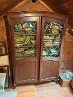 Kast met loodglas, Ophalen