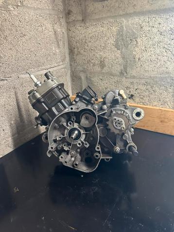 Moteur derbi euro 3 gpr / moto 50cc / projet  disponible aux enchères