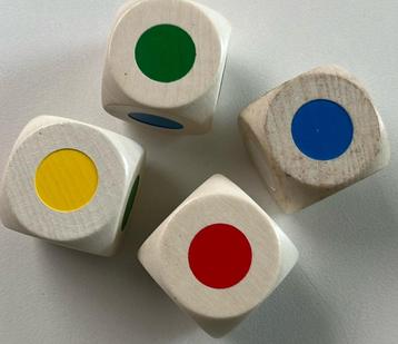 Dobbelstenen kleur (hout, 3cm) beschikbaar voor biedingen