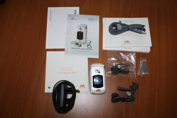 GSM SONY ERICSSON uit het jaar 2006 Oogstjaar, Telecommunicatie, Mobiele telefoons | Sony, Zo goed als nieuw, Inklapmodel, Ophalen