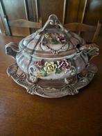 aardewerk terrine met florale decoratie in majolica, Ophalen