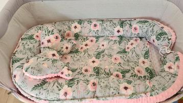 Cocon bébé avec coussin double face, Enfants & Bébés, Enlèvement, Utilisé