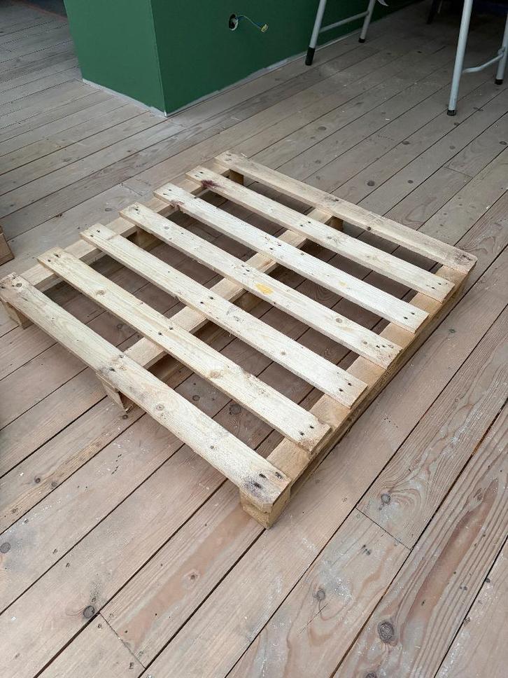 gratis paletten, Doe-het-zelf en Bouw, Hout en Planken, Zo goed als nieuw, Pallet, Grenen, Minder dan 200 cm, Minder dan 25 mm