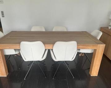 6 Mooie eettafelstoelen bouclé wit (Ivory) draaibaar z.g.a.n beschikbaar voor biedingen