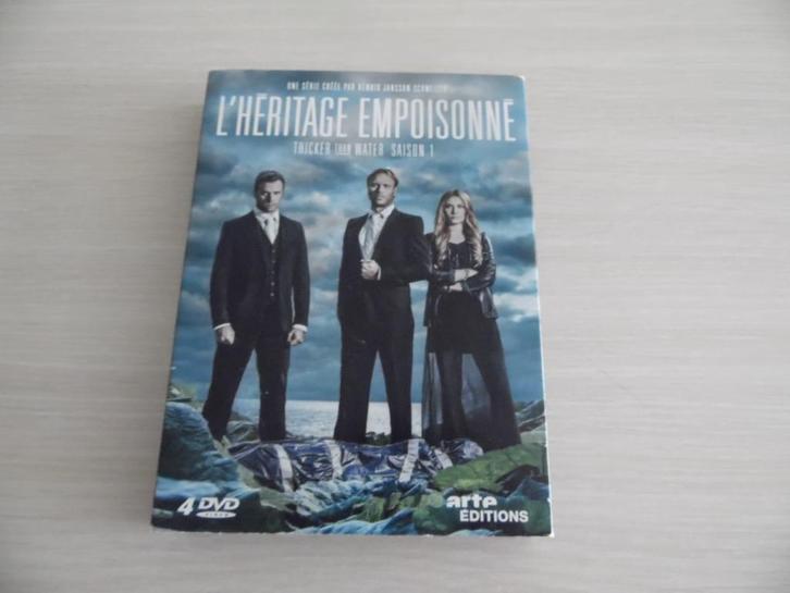 THE POISONED INHERITANCE SEIZOEN 1, Cd's en Dvd's, Dvd's | Tv en Series, Zo goed als nieuw, Drama, Boxset, Vanaf 12 jaar, Ophalen of Verzenden