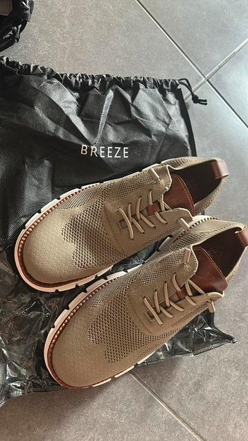 NIEUW SCHOENEN MAAR 45 beschikbaar voor biedingen