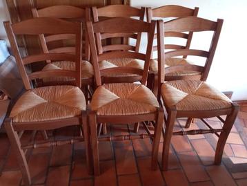 6 chaises en bois  beschikbaar voor biedingen