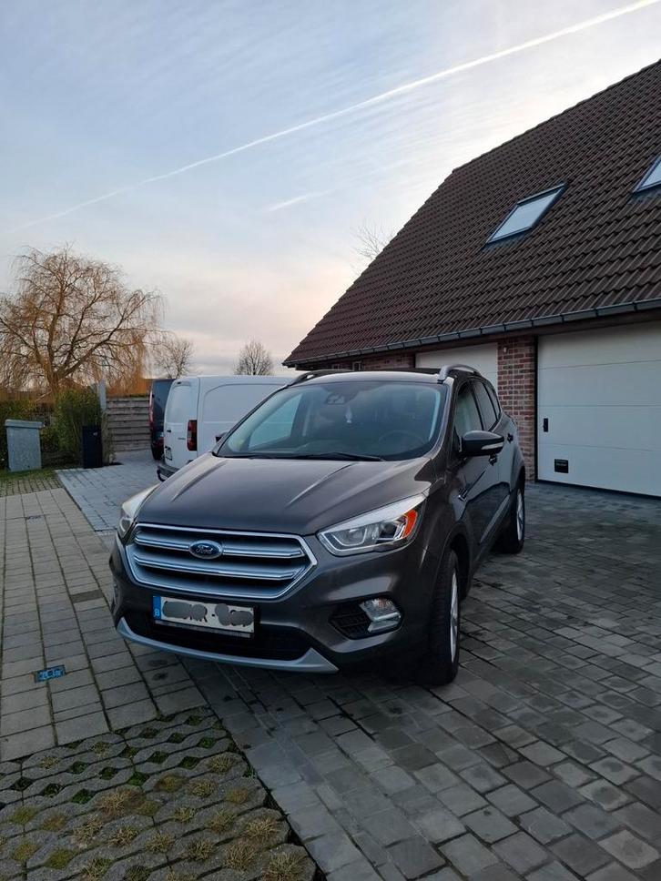 Ford Kuga, Auto's, Ford, Particulier, Kuga, Trekhaak, Diesel, Euro 6, SUV of Terreinwagen, Handgeschakeld, Zwart, Leder en Stof