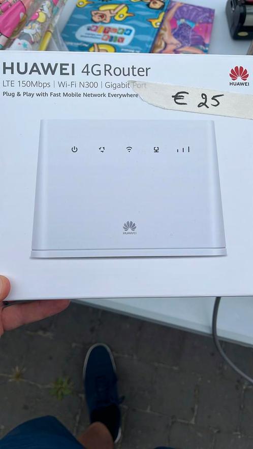 4G router - Huawei B311-221 - nieuw, Computers en Software, Netwerk switches, Nieuw, Ophalen of Verzenden