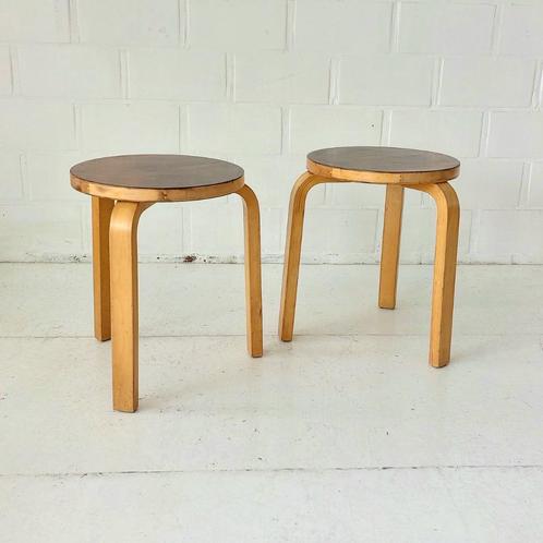 alvar aalto krukje stool model 60 oude editie artek 1940-60s, Maison & Meubles, Tabourets, Utilisé, Bois, Enlèvement ou Envoi