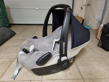 Maxi-Cosi met 2 Isofix bases beschikbaar voor biedingen