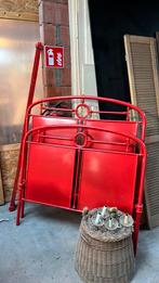 vintage brandweerrood bef, Huis en Inrichting, Slaapkamer | Bedden, Ophalen, Overige materialen, Gebruikt, Vintage