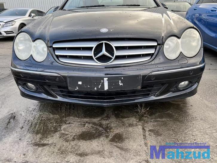MERCEDES CLK W209 Zwart C197 Voorbumper 2002-2010, Auto-onderdelen, Carrosserie, Bumper, Mercedes-Benz, Voor, Gebruikt