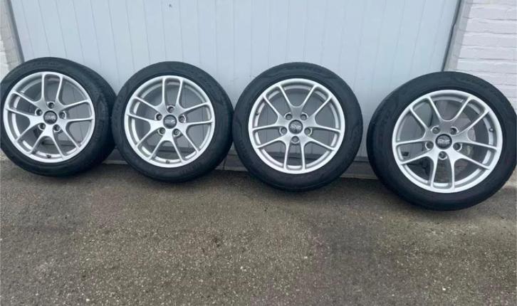 Set originele Porsche velgen banden 18 inch pirelli, Auto-onderdelen, Banden en Velgen, Banden en Velgen, Zomerbanden, 18 inch