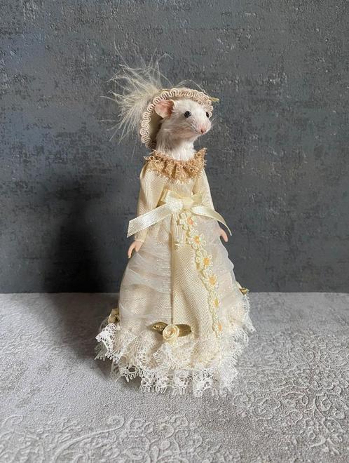 Opgezette muis in Victoriaanse jurk - taxidermie, Verzamelen, Dierenverzamelingen, Ophalen of Verzenden