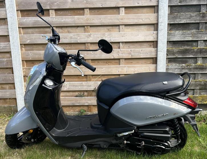 Sym Mio i50 in Topstaat, Fietsen en Brommers, Scooters | SYM, Zo goed als nieuw, Mio, Klasse A (25 km/u), Benzine, Ophalen