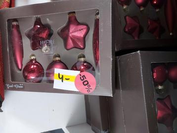 Rommelmarkt kerstgerief en andere dingen beschikbaar voor biedingen