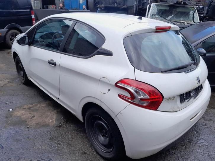 TANKKLEP Peugeot 208 I (CA / CC / CK / CL) (01-2012/12-2019), Auto-onderdelen, Carrosserie, Peugeot, Gebruikt