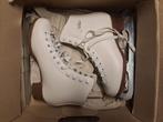 Patins figures femmes marque BOTAS, blanc, ETAT NEUF, p. 36, Neuf, Autres marques, Patinage artistique, Enlèvement